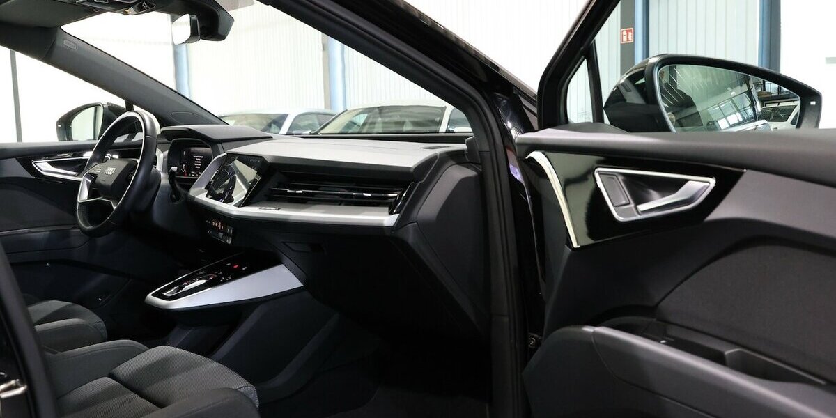Audi Q4 e-tron 50 SPORTBACK E-TRON Q ADVANCED MATRIX 77.000 km 28.884 &euro; Hamm 59077