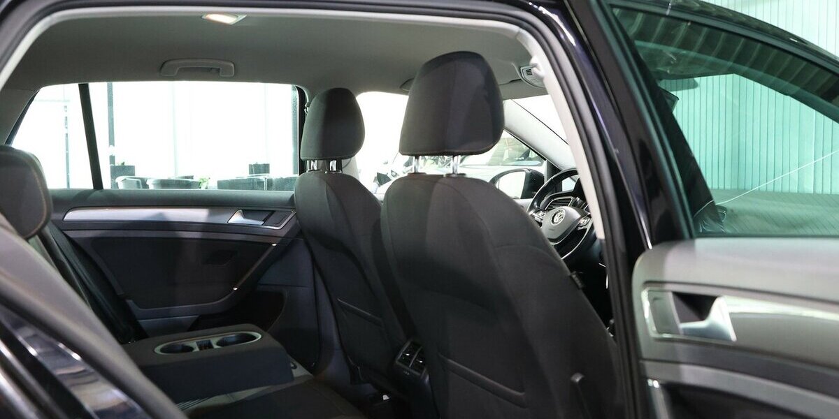 VW Golf VII 1.6 TDI BUSINESS ALLSTAR / NAVI+KAMERA 119.000 km 12.997 &euro; Hamm 59077