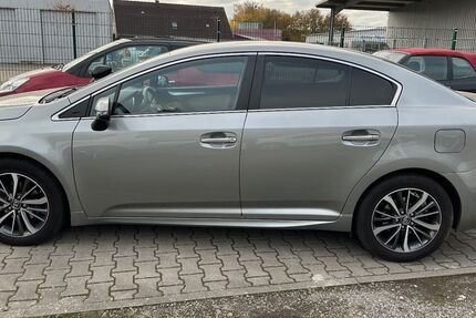 Toyota Avensis 21.102 km 16.990 € Lüdinghausen 59348