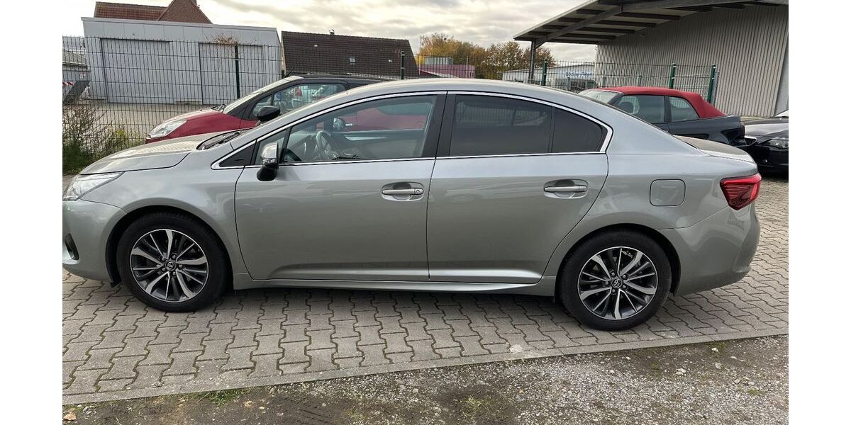 Toyota Avensis 21.102 km 16.990 € Lüdinghausen 59348