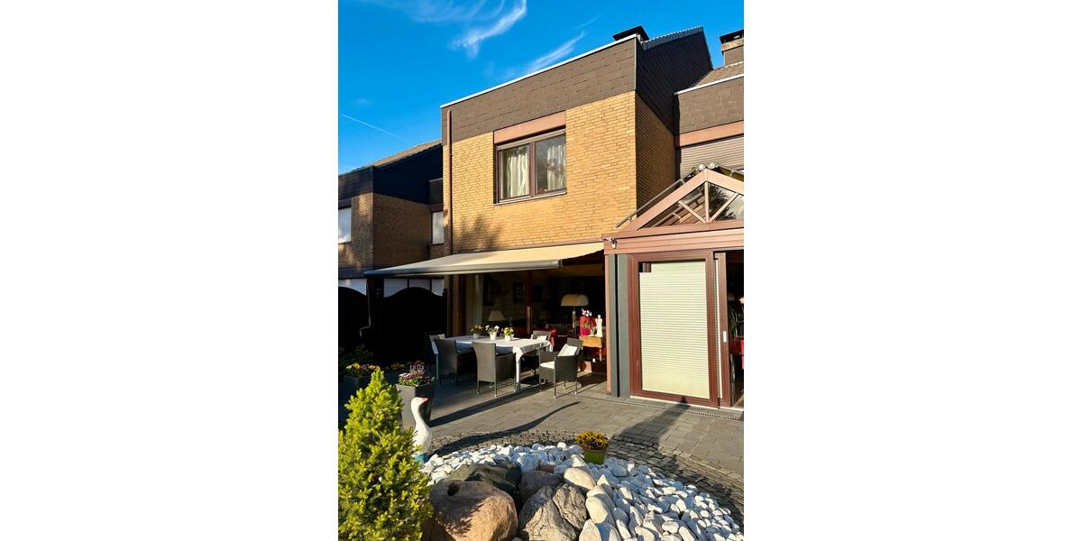 Reihenhaus Lünen - 10 Zimmer, 220 m&sup2;, 530.000&euro; | Angebot:26355228