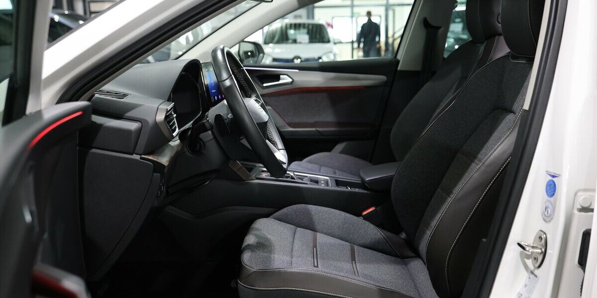 Seat Leon ST 2.0 TDI DSG XCELLENCE / LEDER / ACC+LANE 75.000 km 19.111 &euro; Hamm 59077