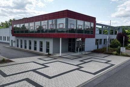 Großzügige Gewerbeliegenschaft in gut angebundener Lage von Hüsten! zimmer