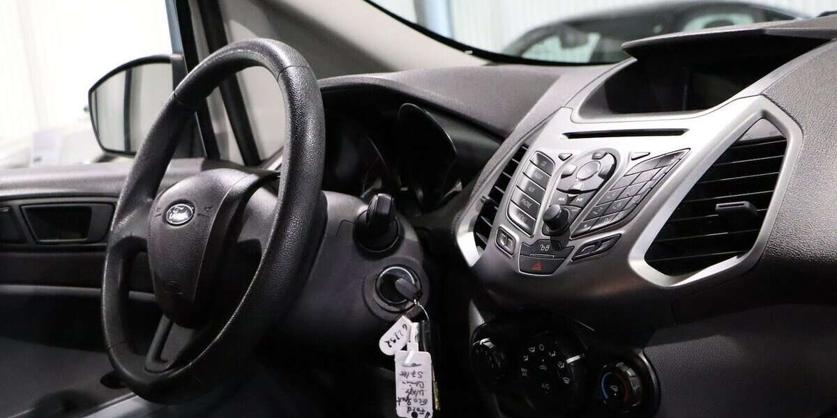 Ford EcoSport 1.5 / WHITE / AUTOMATIK / GEPFLEGT / 57.000 km 10.991 &euro; Hamm 59077