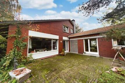Freistehendes Einfamilienhaus mit großem Grundstück sucht neue Eigentümer! 6 zimmer