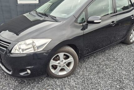 Toyota Auris 146.000 km 5.890 &euro; Hamm 59067