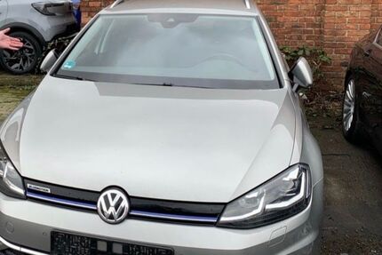 VW Golf 94.000 km 15.750 &euro; Menden 58706