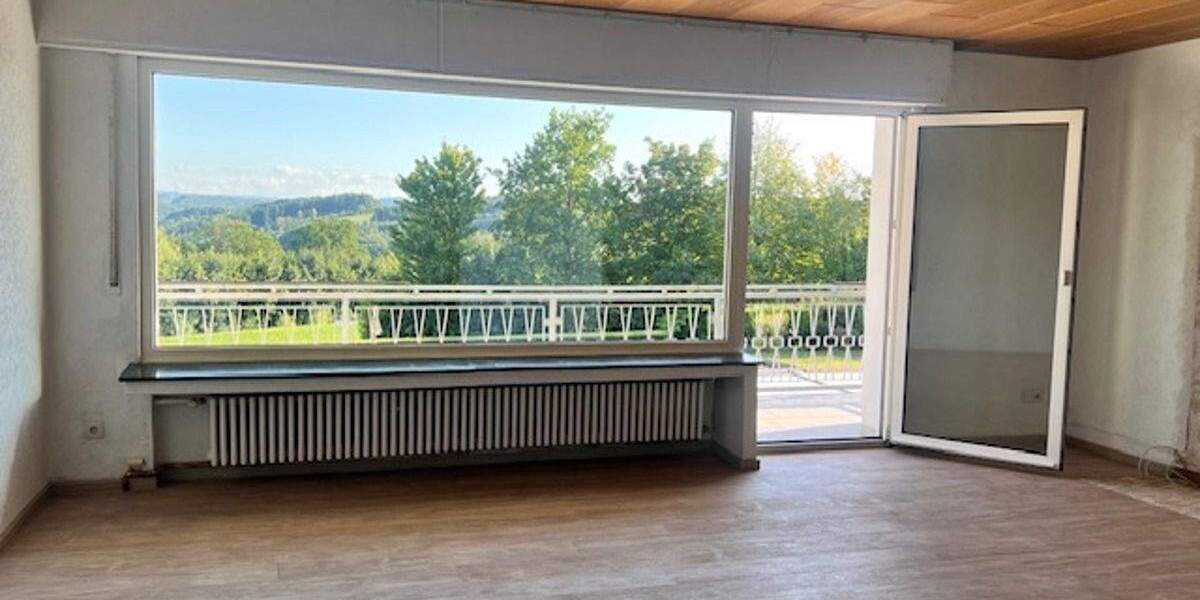 VERKAUFT: Individuell nutzbarer Bungalow mit herrlichem Weitblick & viel Potential in Niederense! 7 zimmer