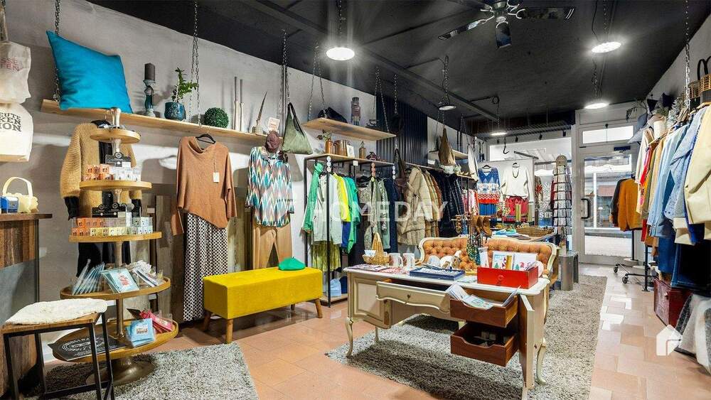 Wohn- und Geschäftshaus in guter zentraler Lage mit viel Potenzial 7 zimmer