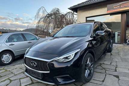 INFINITI Q30