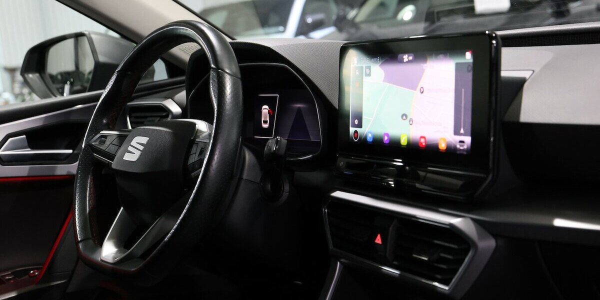 Seat Leon ST 1.4 TSI E HYBRID DSG FR-SPORT / LED, VC 65.000 km 20.777 &euro; Hamm 59077