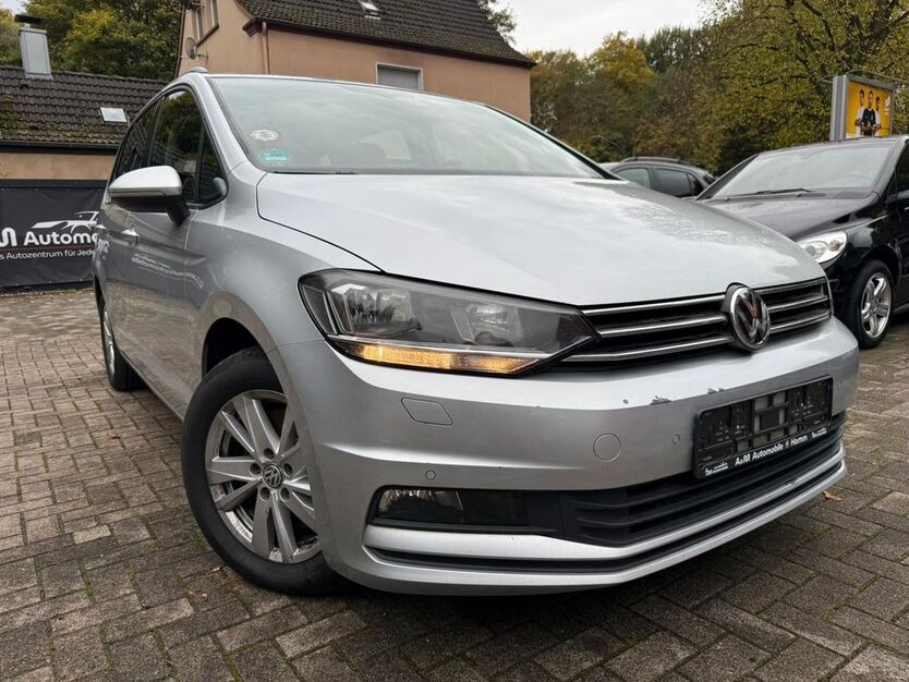 VW Touran 212.855 km 14.100 € Hamm 59077