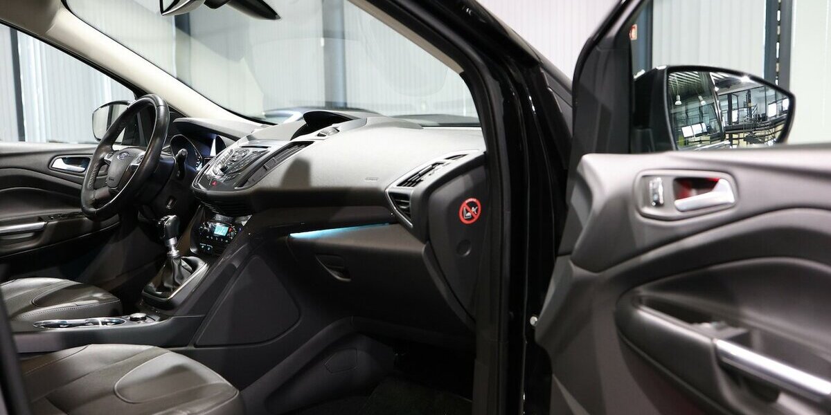 Ford Kuga 2.0 TDCI 4x4 TITANIUM / LEDER / NAVI+ 90.000 km 13.711 &euro; Hamm 59077