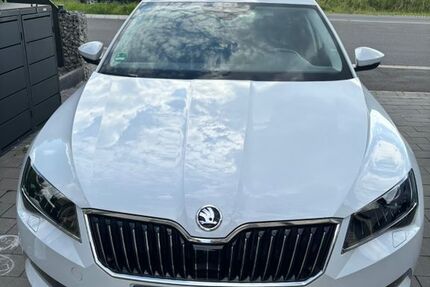 Skoda Superb 112.800 km 16.300 &euro; Holzwickede 59439