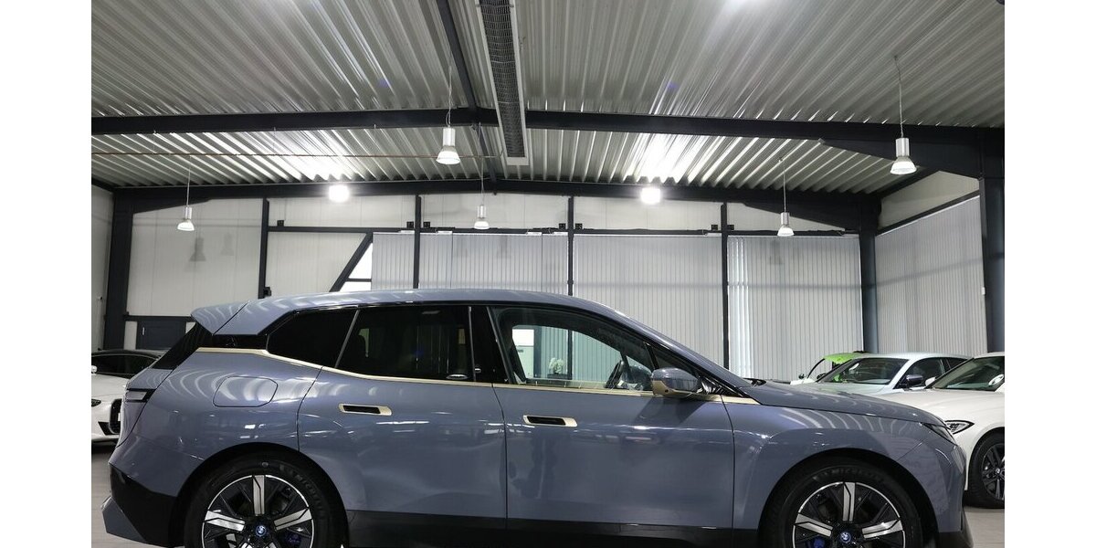 BMW iX 40 xDrive SPORT TITAN GLAS STORM EINZELSTÜCK 79.000 km 41.111 &euro; Hamm 59077