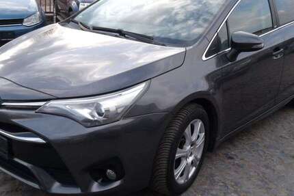 Toyota Avensis 83.700 km 13.900 &euro; Lünen 44532