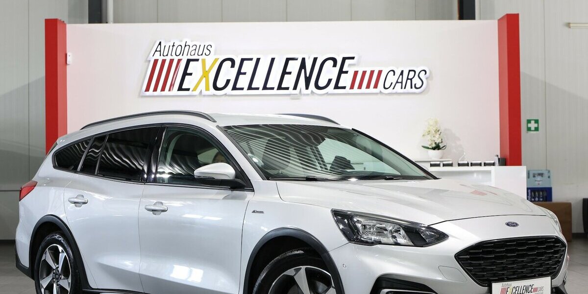 Ford Focus TUNIER 1.5 EB ACTIVE CROSS OVER / LED / 117.000 km 13.991 &euro; Hamm 59077