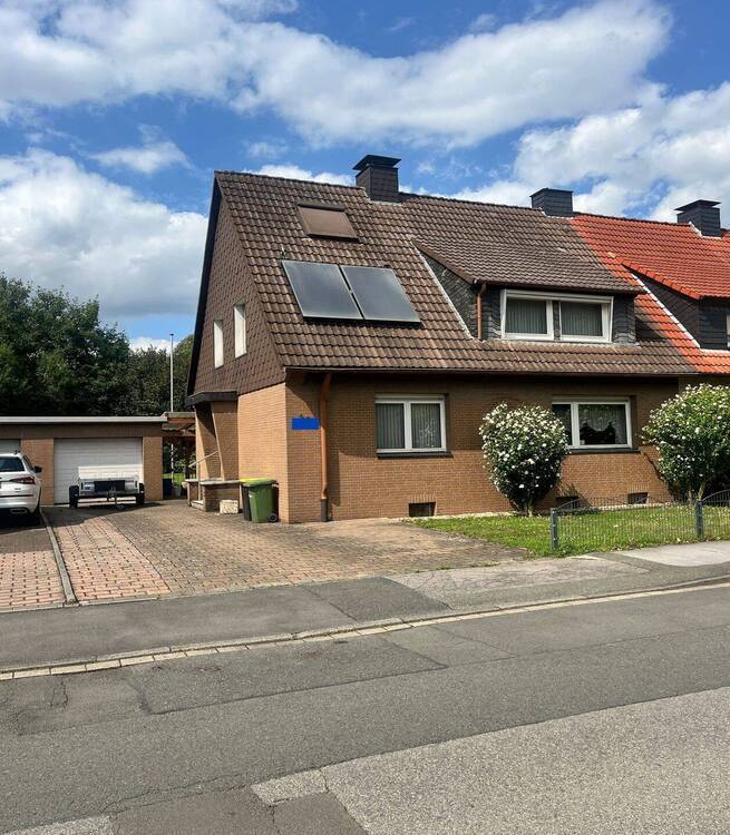 interessantes Wohnhaus mit großem Gartengrundstück
