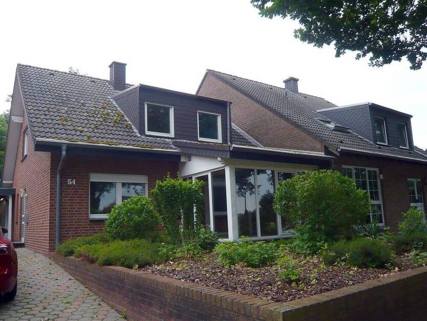 gepflegte Doppelhaushälfte mit großer Terrasse und schönem Garten - perfekt für eine größere Familie 7 zimmer