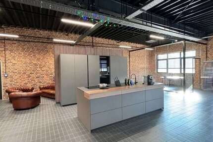 Büro in Schloß Holte-Stukenbrock 2.375 € 250 m²