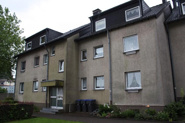 Bei VIVAWEST die Sonnenstrahlen auf dem eigenen Balkon genießen. zimmer