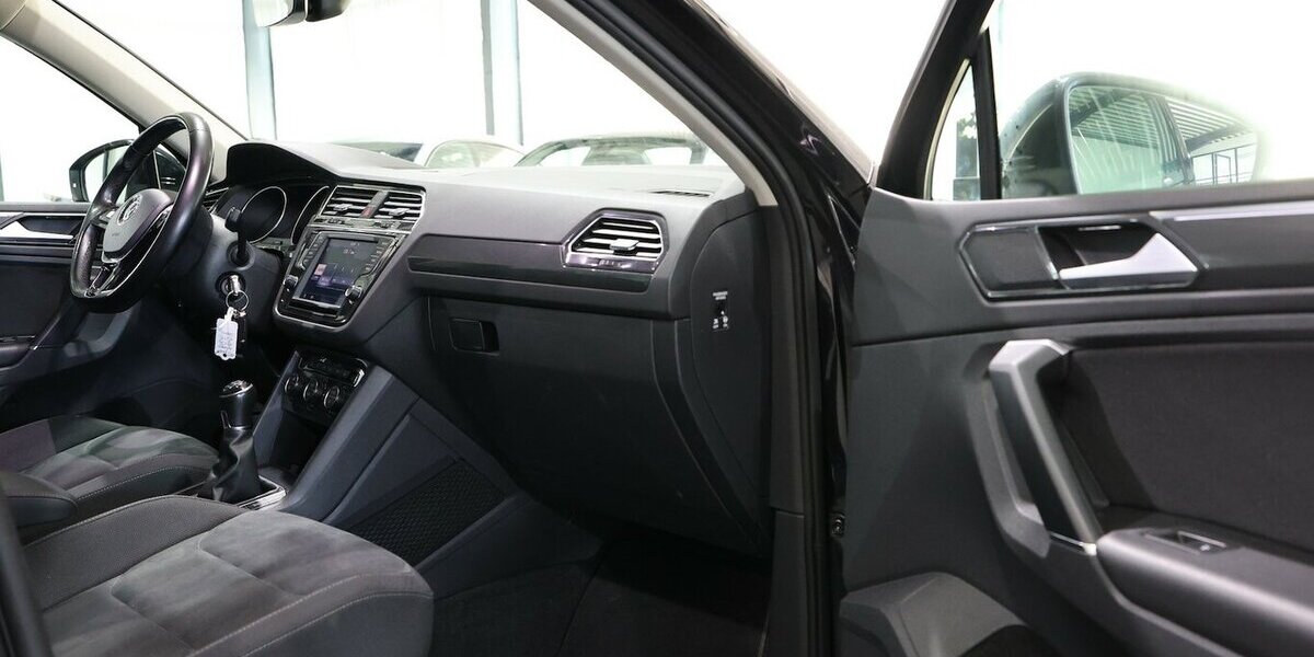 VW Tiguan 2.0 TDI HIGHLINE / LED, ACC+LANE, AHK 141.000 km 17.111 &euro; Hamm 59077
