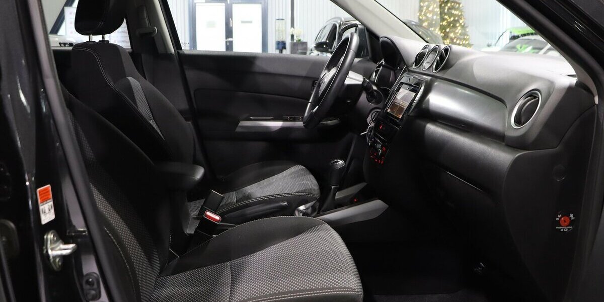 Suzuki Vitara 1.0 CLUB / NAVI+KAMERA, KLIMAAUTOMATIK 62.000 km 12.444 &euro; Hamm 59077