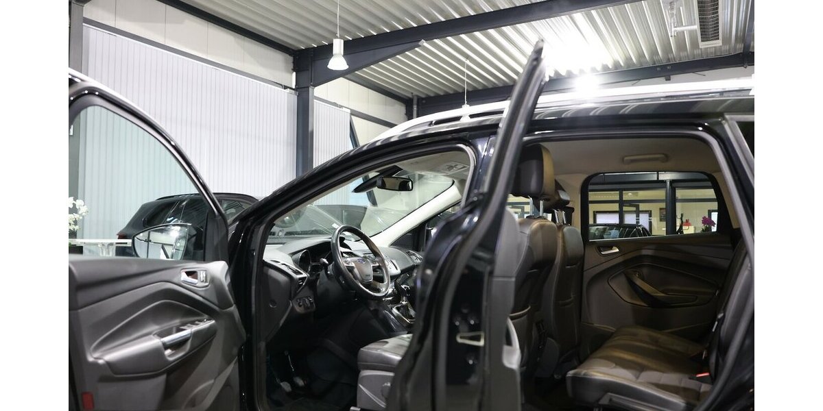 Ford Kuga 2.0 TDCI 4x4 TITANIUM / LEDER / NAVI+ 90.000 km 13.711 &euro; Hamm 59077