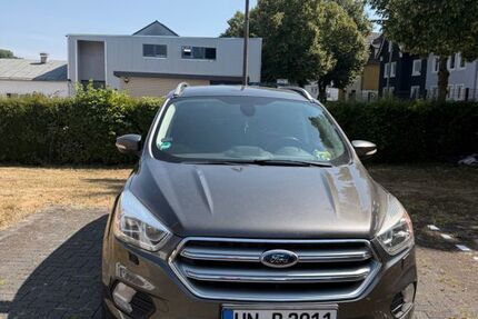 Ford Kuga 128.000 km 9.400 &euro; Fröndenberg 58730