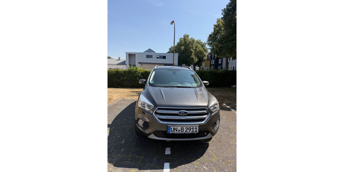 Ford Kuga 128.000 km 9.400 &euro; Fröndenberg 58730