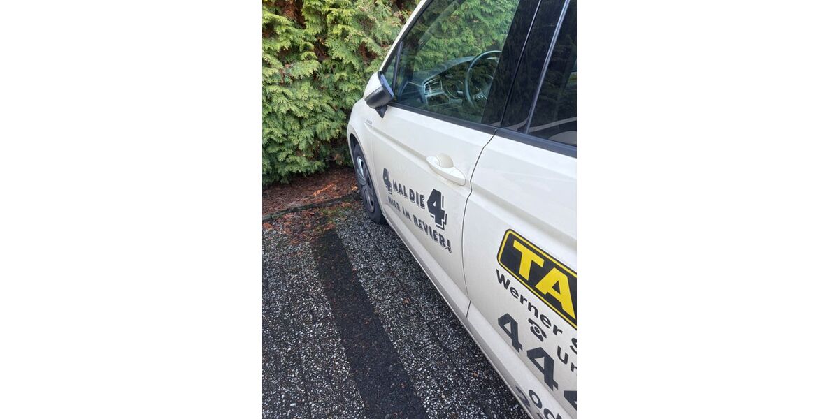 VW Touran 330.000 km 8.990 &euro; unna 59425