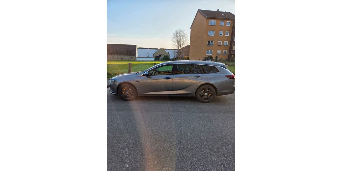 Opel Insignia 98.000 km 20.350 € Werl 59457