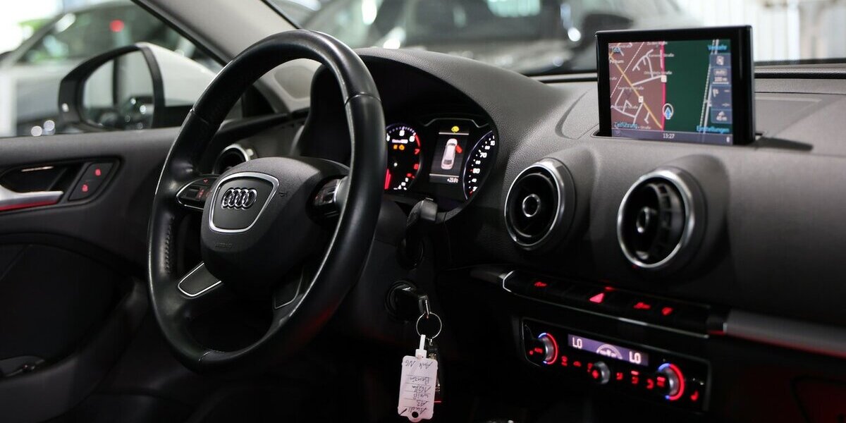 Audi A3 1.4 TFSI Attraction / NAVI-MMI / SR & WR 162.000 km 9.777 &euro; Hamm 59077