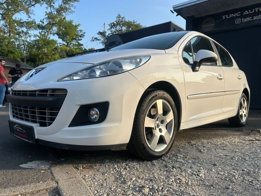 Peugeot 207 146.939 km 4.300 € Ahlen 59227