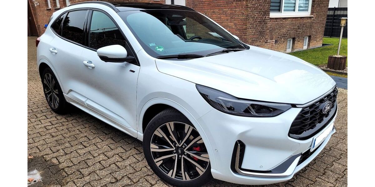 Ford Kuga 5.699 km 36.490 &euro; Selm 59379