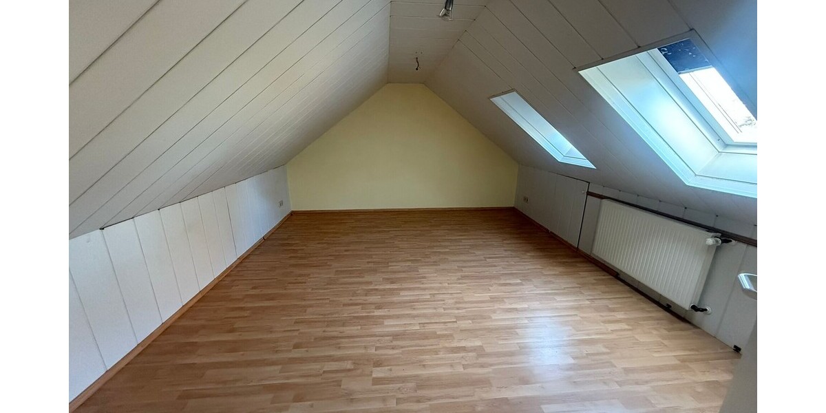 Freistehendes Zweifamilienhaus mit großem Garten in ruhiger Lage von Lünen 8 zimmer