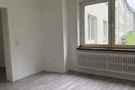 Helle 2 Zimmer- Wohnung im EG in Hörde, zentral gelegen, suchen neuen Mieter!!!! 2 zimmer