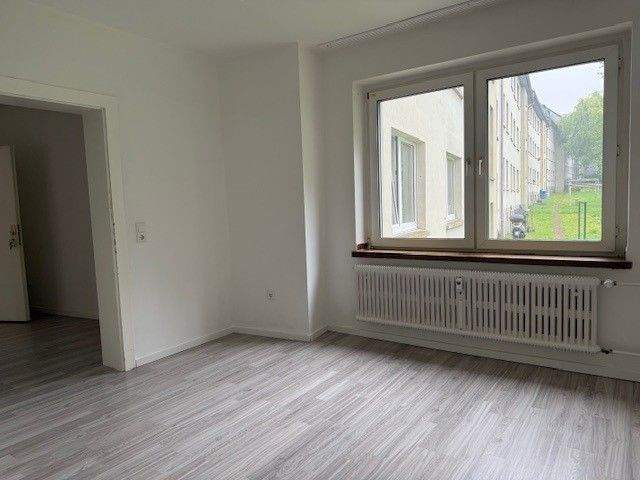 Helle 2 Zimmer- Wohnung im EG in Hörde, zentral gelegen, suchen neuen Mieter!!!! 2 zimmer
