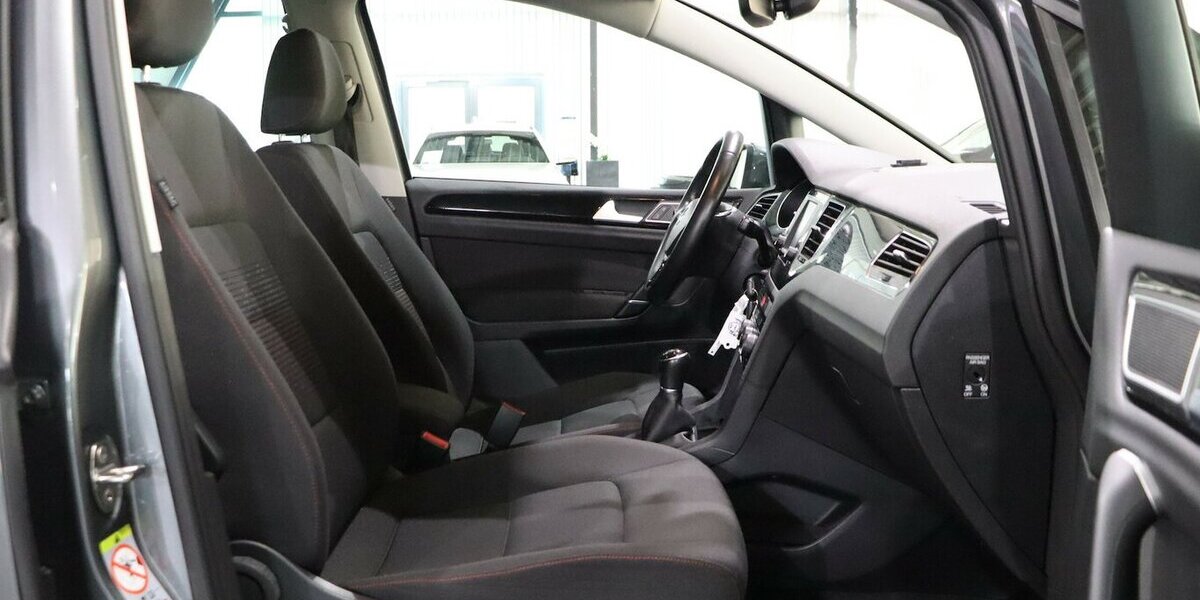 VW Golf Sportsvan 1.4 TSI SOUND R-LINE SPORT XENON 67.000 km 13.992 &euro; Hamm 59077