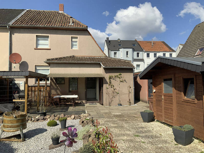 Gemütliche Doppelhaushälfte mit großem Garten. 4 zimmer