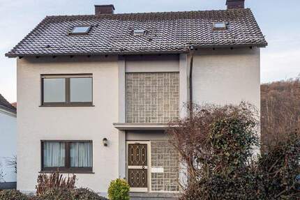 Haus Arnsberg / Müschede Müschede - 6 Zimmer, 190 m&sup2;, 265.000&euro; | Angebot:25152800