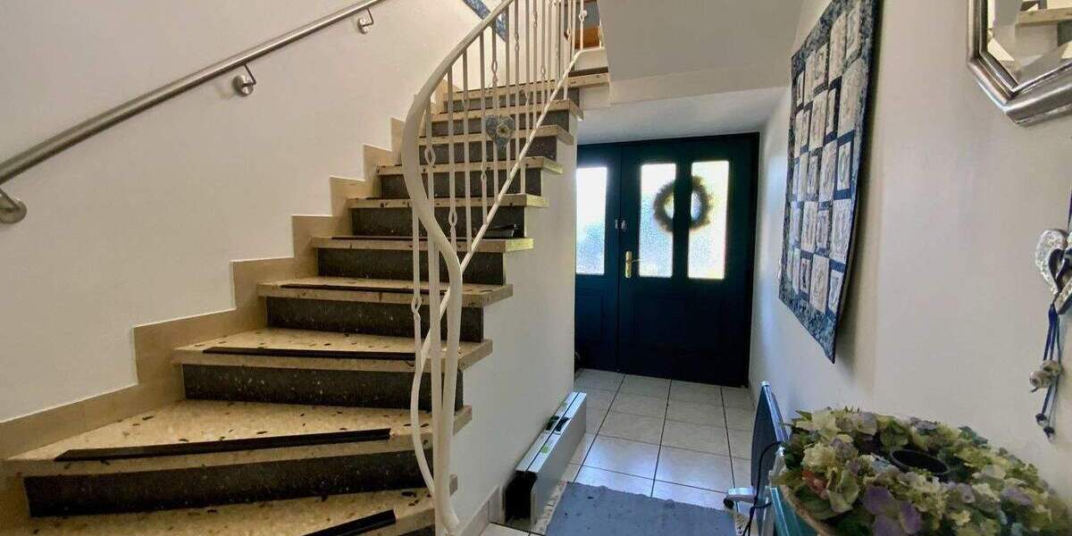 Werne-West: Einfamilienhaus mit vielfältigen Nutzungsmöglichkeiten und traumhaftem Garten 6 zimmer