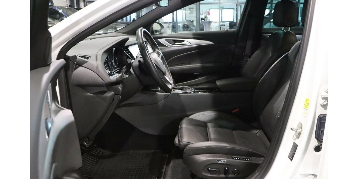 Opel Insignia 2.0 ST 4x4 OPC-LINE GSI WHITE / VC+HUD 140.000 km 18.888 &euro; Hamm 59077