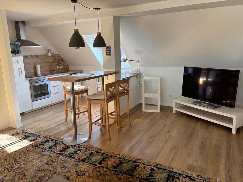 Ruhige, möblierte Dachgeschoss-Wohnung in zentraler Lage in Unna zimmer