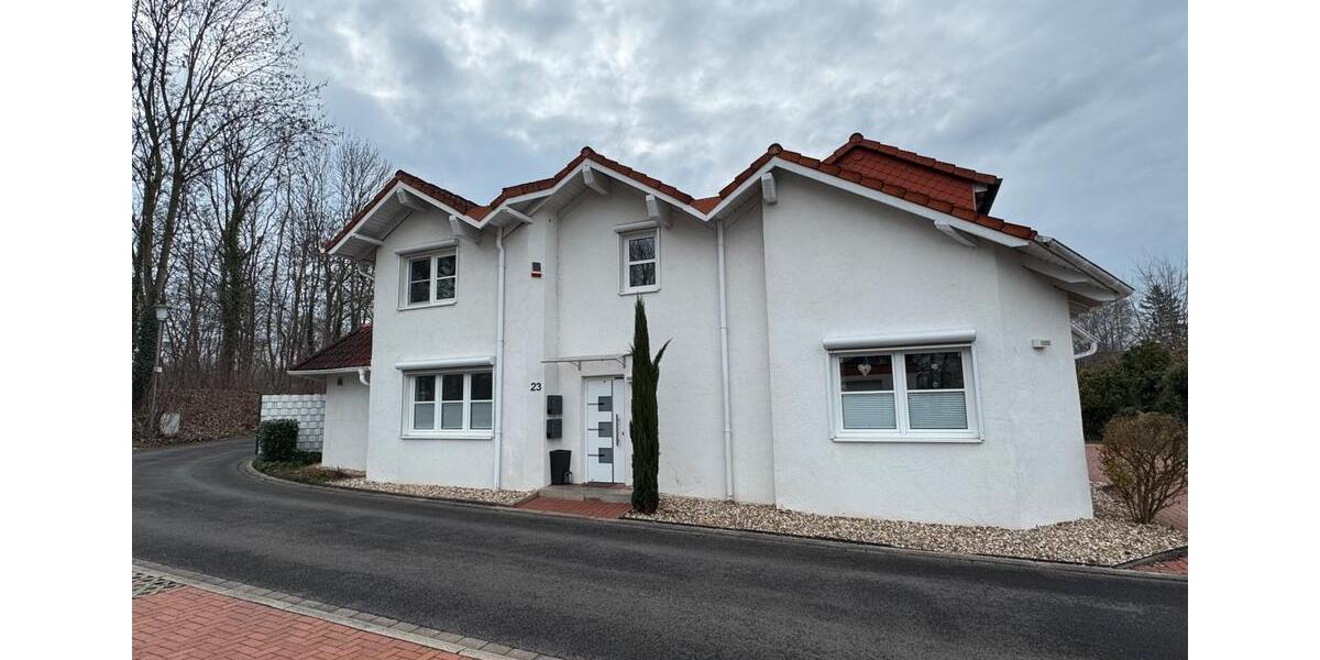 160 m² EG‑Wohnung mit 5 Zimmern, Terrasse & XXL‑Garage 5 zimmer