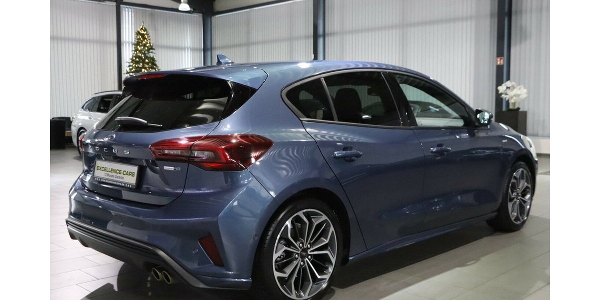 Ford Focus EB HYBRID ST-LINE SPORT VIGNALE MATRIX-LED 34.000 km 22.222 &euro; Hamm 59077