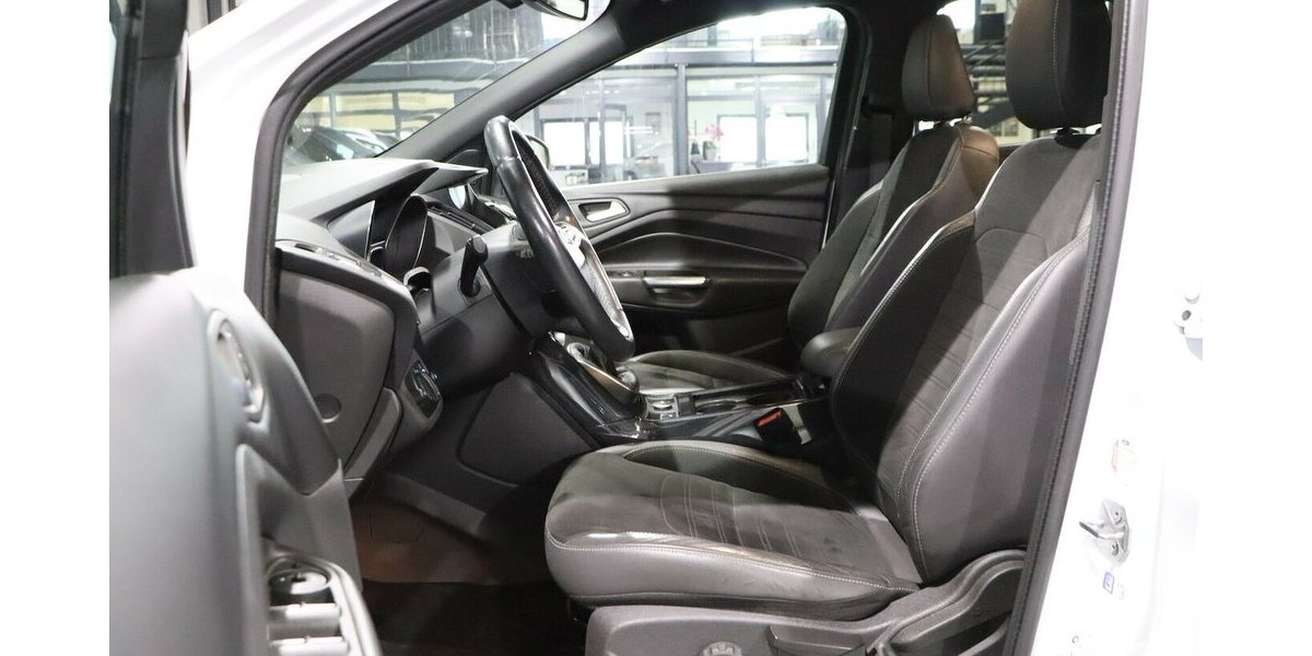 Ford Kuga ST-LINE SPORT WHITE & BLACK / XENON, LEDER 127.000 km 14.444 &euro; Hamm 59077