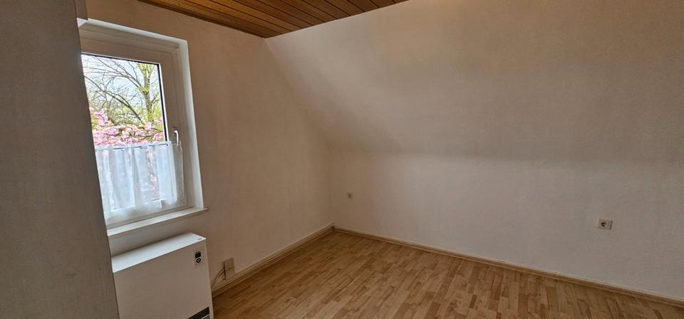 Dachgeschoßwohnung Hamm Herringen - 2 Zimmer, 35 m&sup2;, 420&euro; | Angebot:26221212