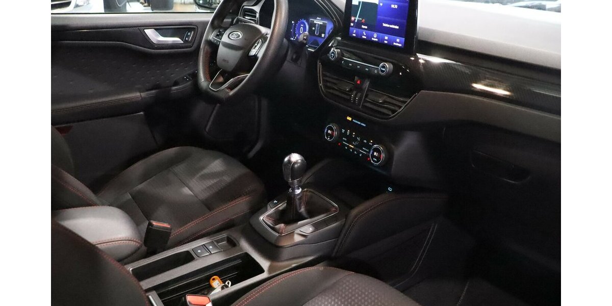 Ford Kuga 2.0 ECOBLUE STYLE ST-LINE SPORT BLACK / LED 125.000 km 17.888 &euro; Hamm 59077