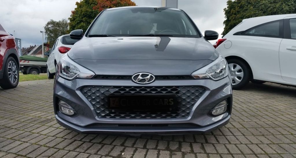 Hyundai i20 68.500 km 10.800 &euro; Soest 59494